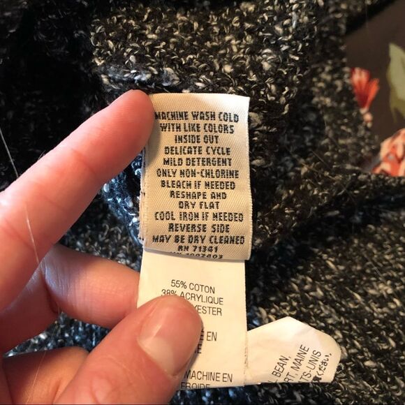 L.l.‎ Bean black & white knit sweater. Size small - Picture 6 of 11